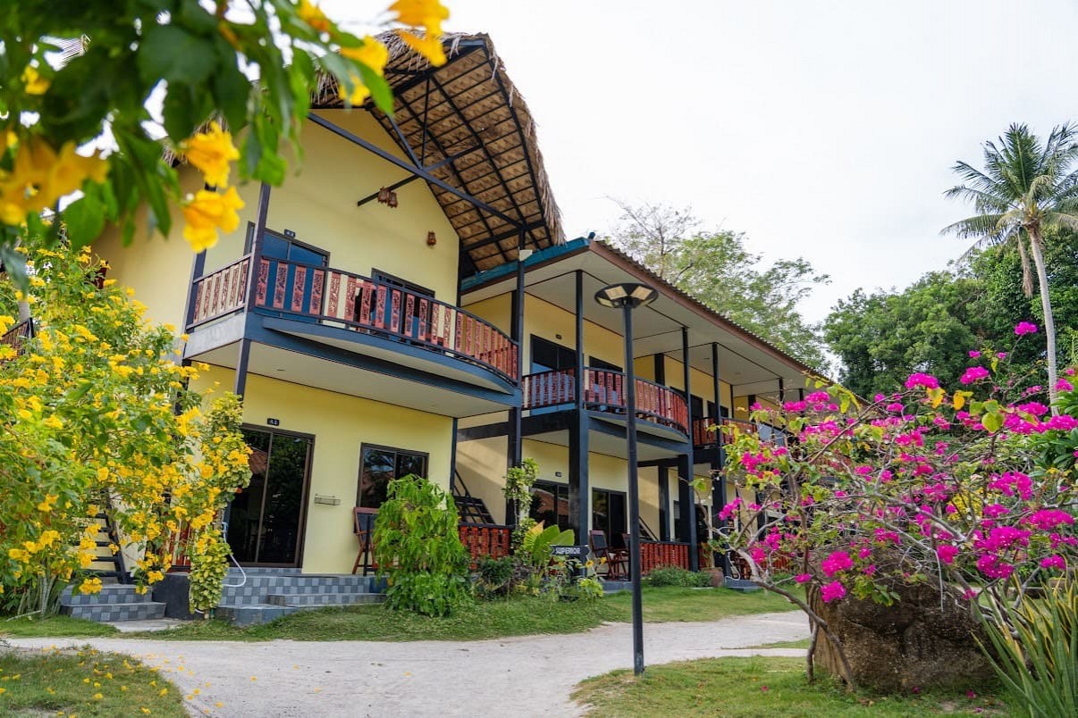 Dong Talay Lipe Beach Resort